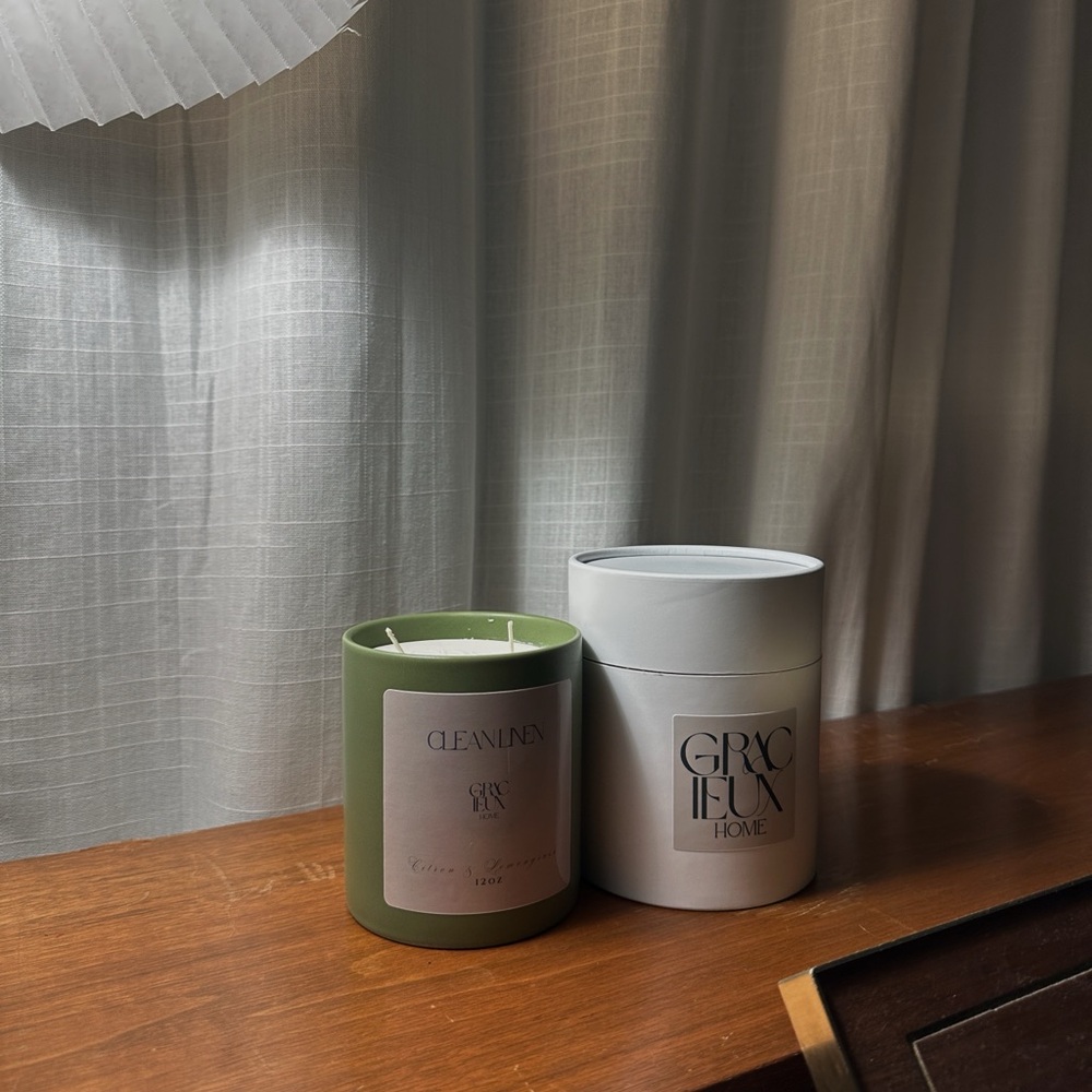 Clean Linen Candle - Picture 3 of 3